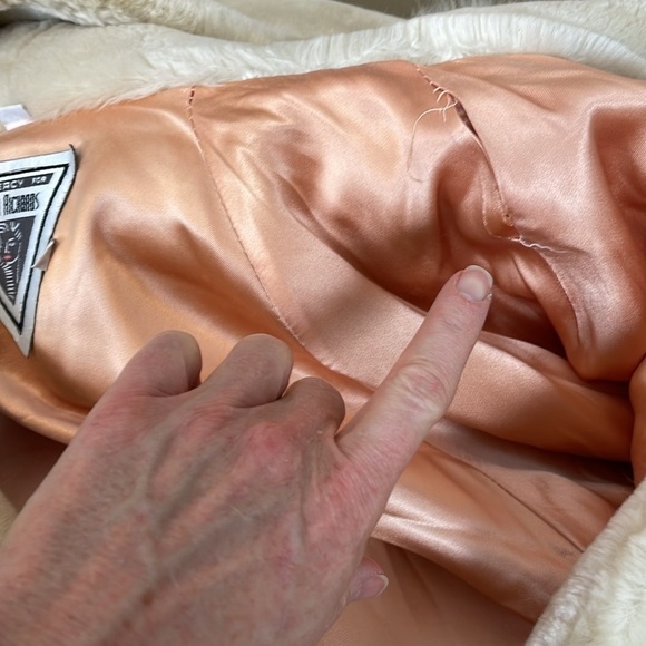 Vintage Marvin Richard Cozy Cream Faux Fur Coat - Picture 15 of 15